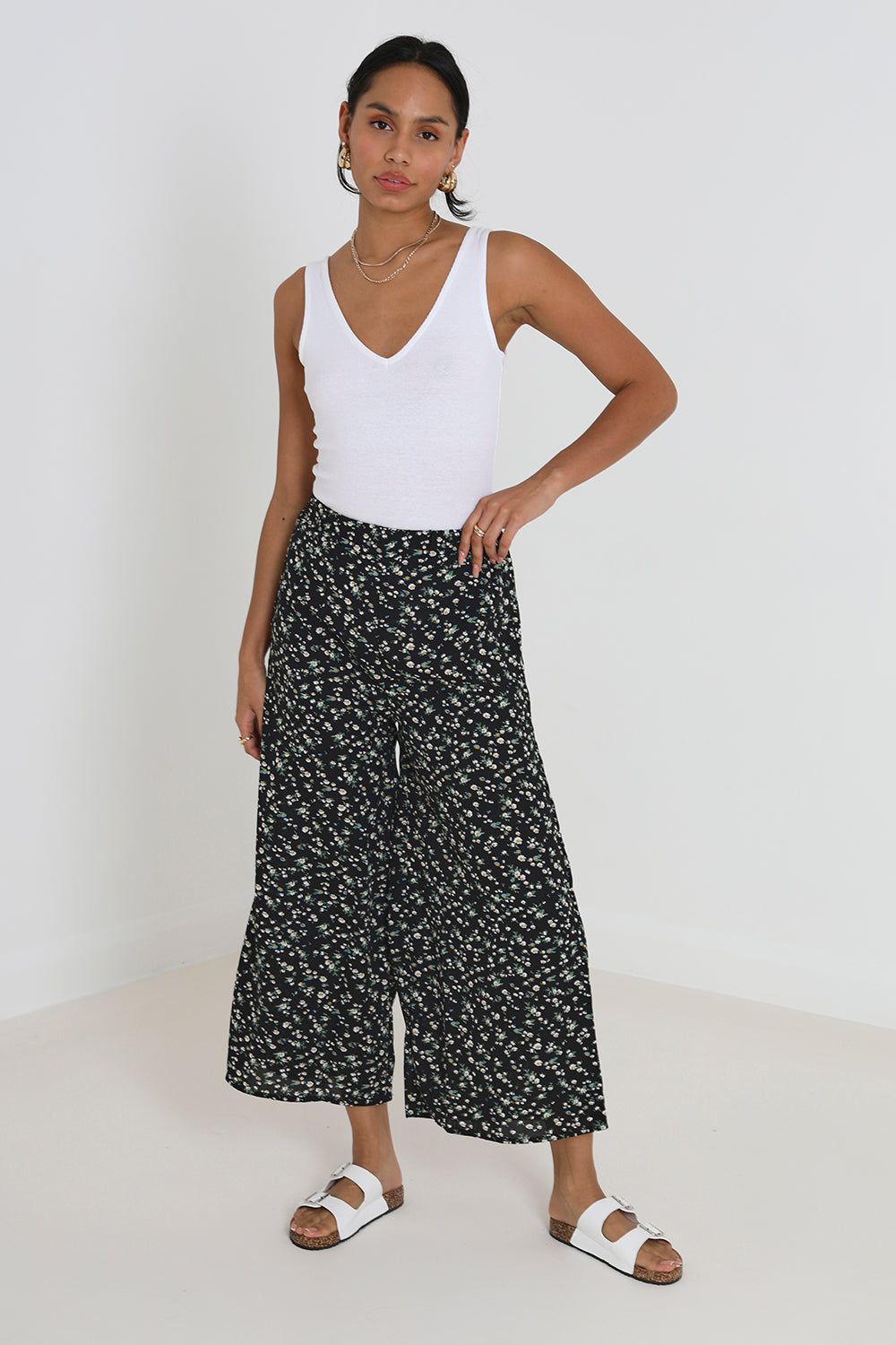 Brave Soul Black Wide Leg Elasticated Waist Floral Trousers - Black Image 3