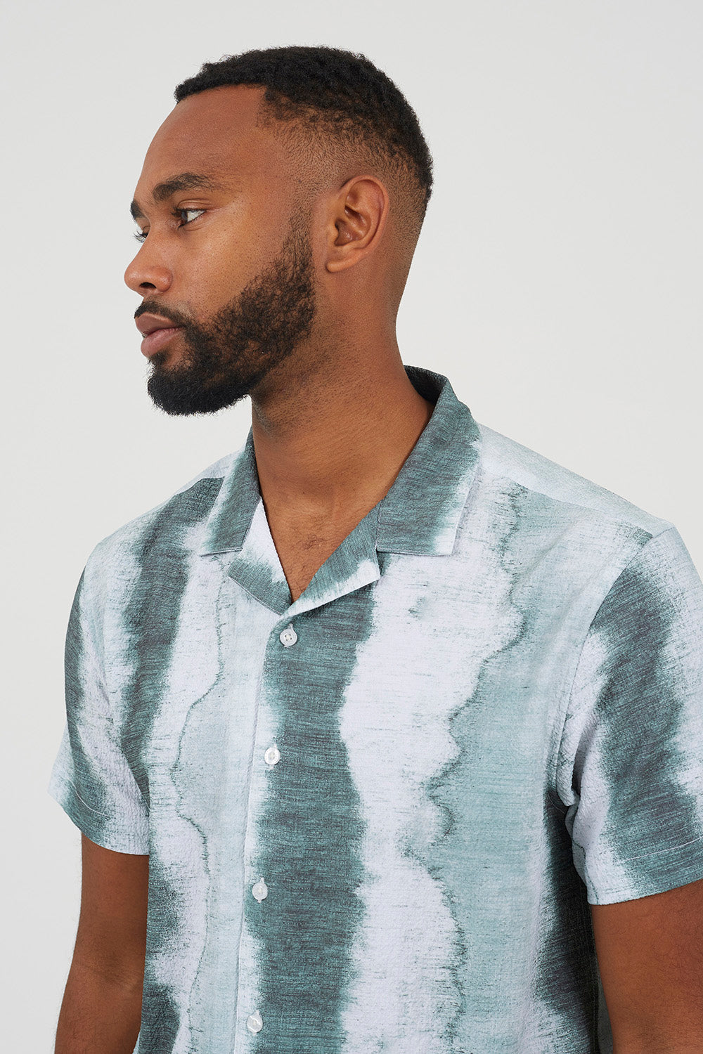 Brave Soul Green Regular Fit Printed Button-Up Shirt - Green Image 4