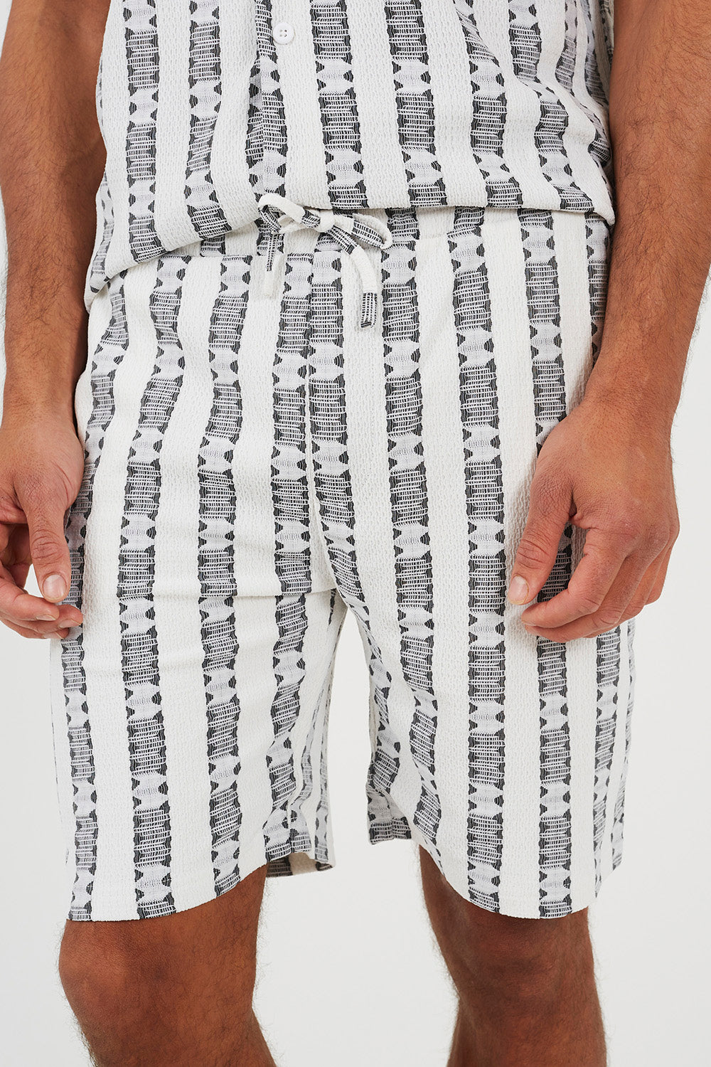 Brave Soul White Graphic Stripe Shorts - White Image 4