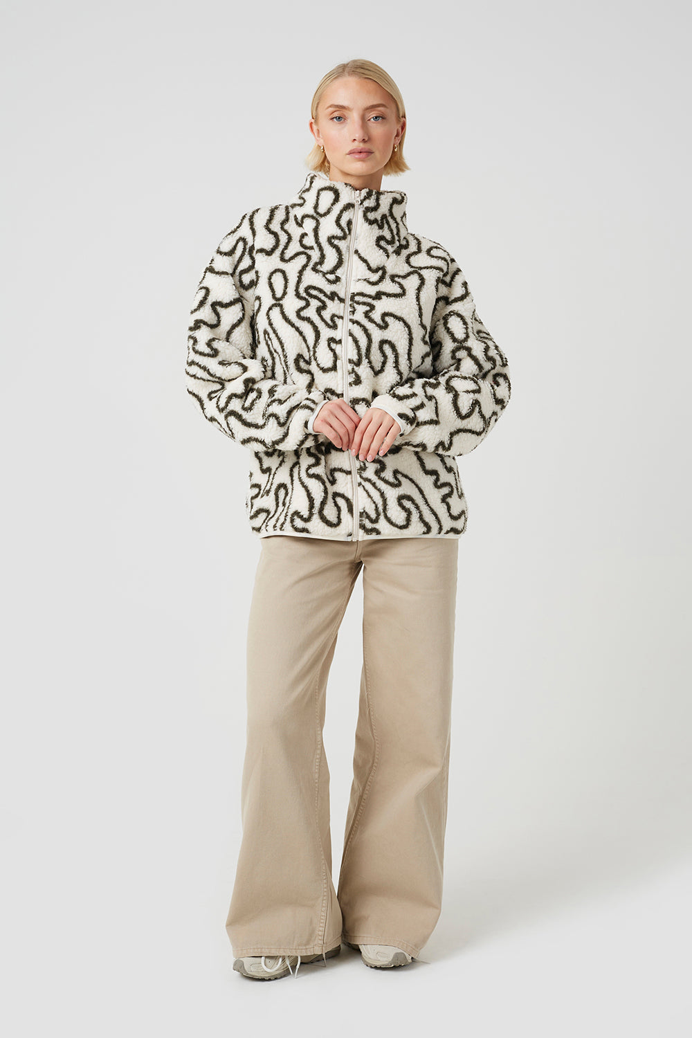  Cream  Image 3