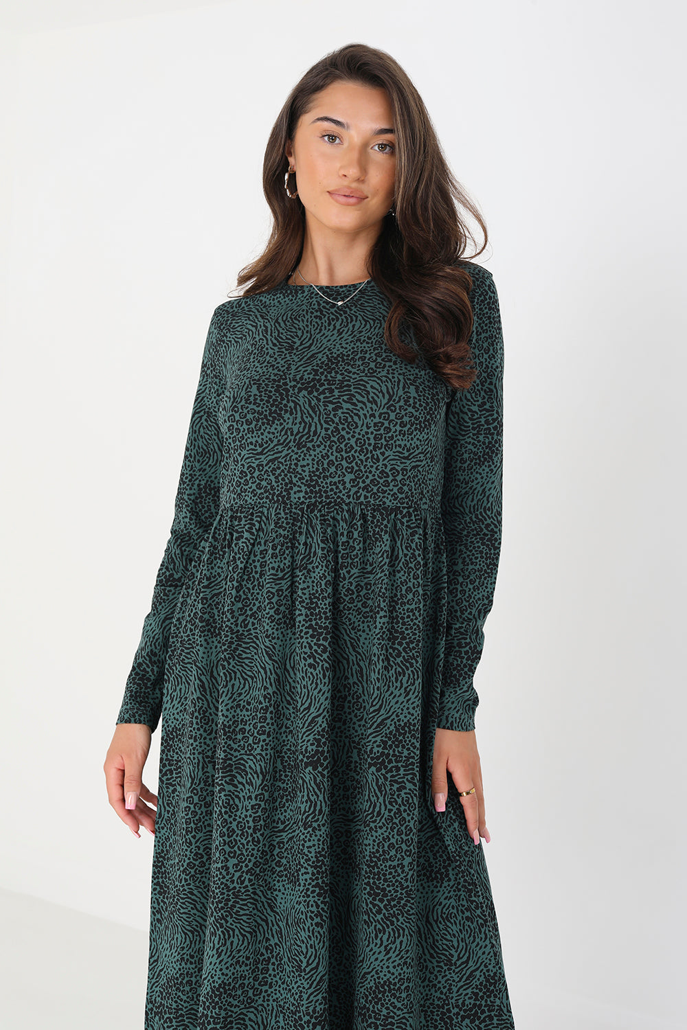 Brave Soul Green Cotton Animal Print Long Sleeve Midi Smock Dress - Green Image 3