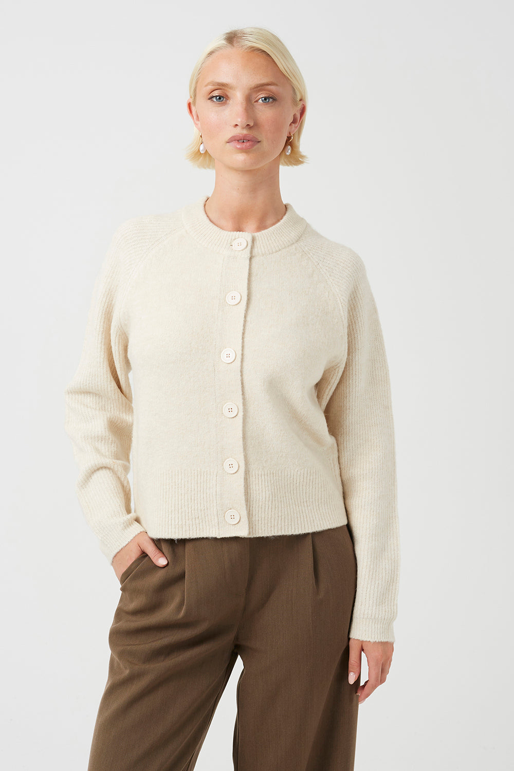  Cream  Image 1