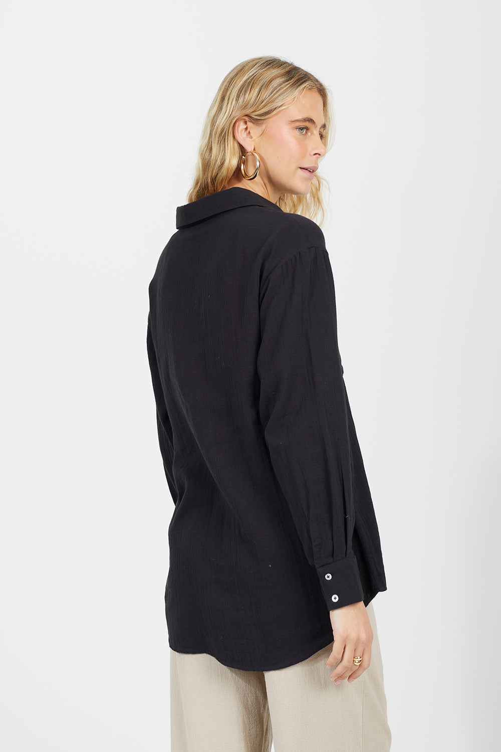Brave Soul Black Cotton Long Sleeve Classic Pocket Detail Shirt - Black Image 2