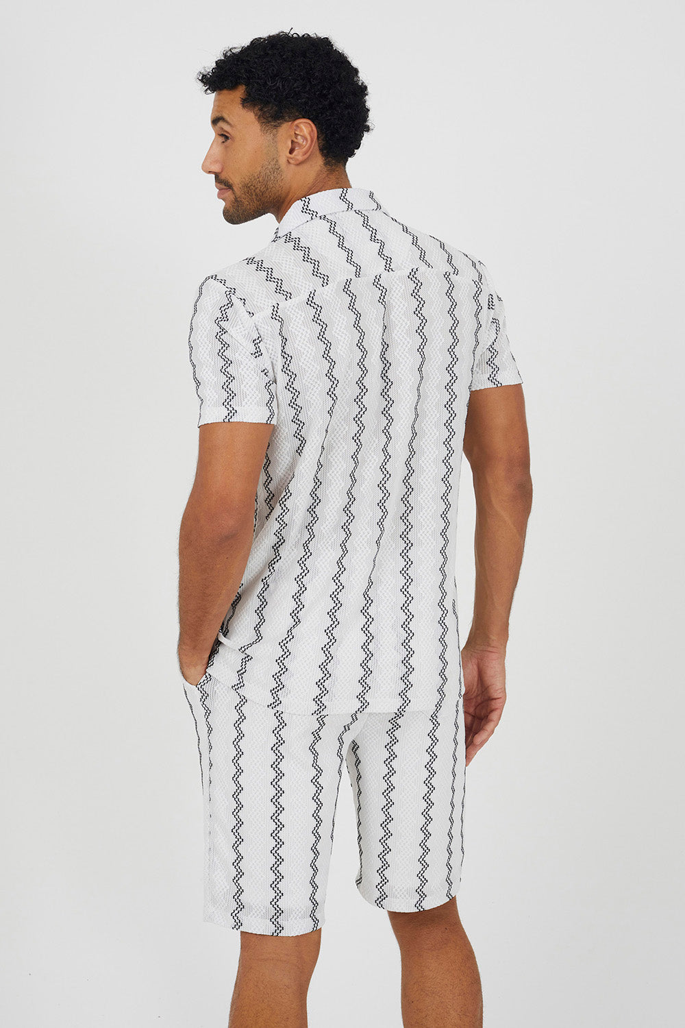 Brave Soul White Wavy Stripe Revere Collar Short Sleeve Shirt - White Image 2