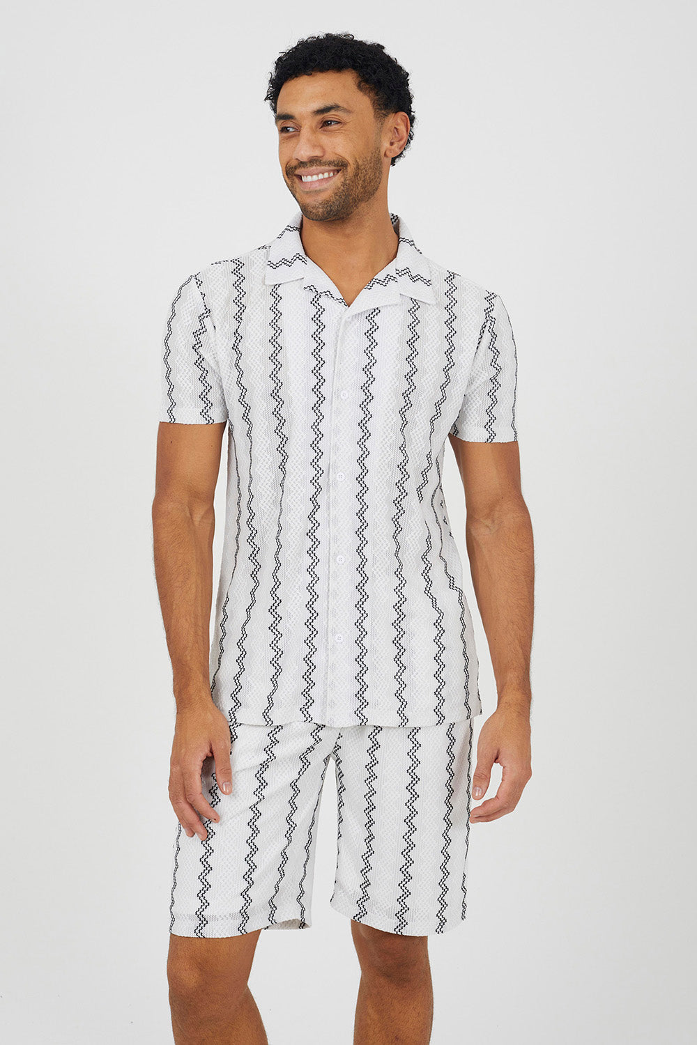 Brave Soul White Wavy Stripe Revere Collar Short Sleeve Shirt - White Image 1