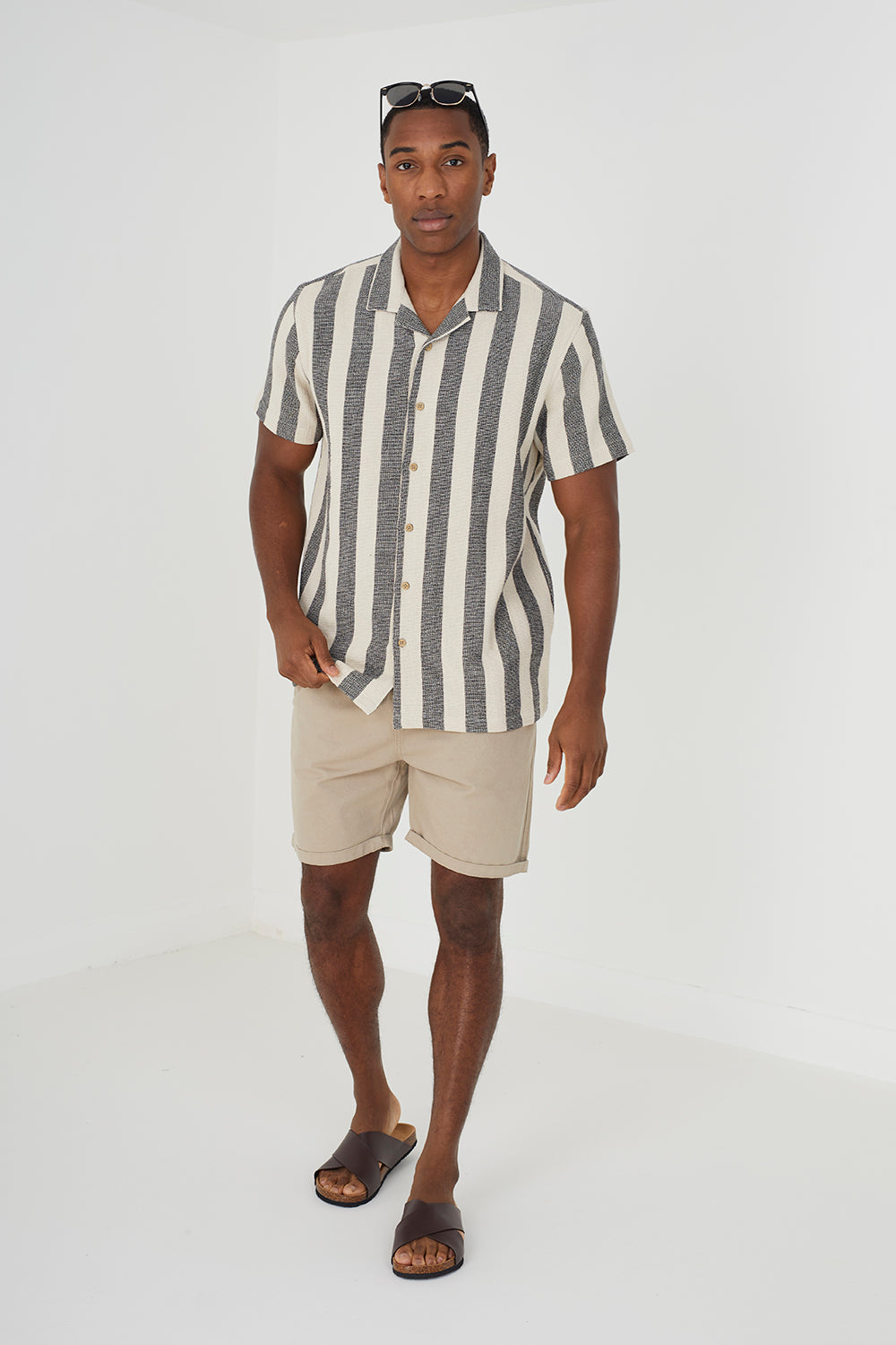 Brave Soul Black Cotton Short Sleeve Revere Collar Shirt - Black Image 3