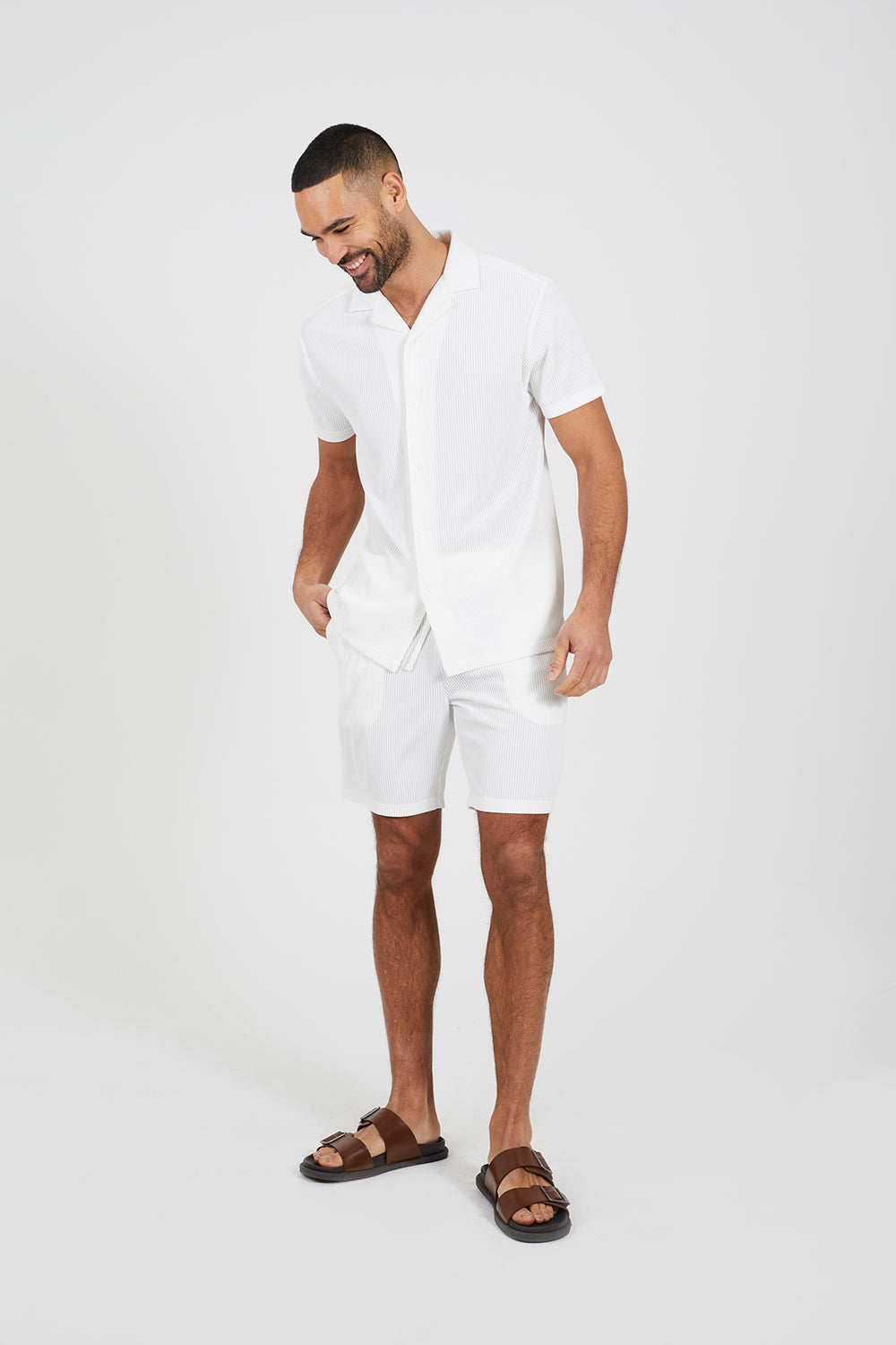 Brave Soul Cream Pleated Shorts - Cream Image 3